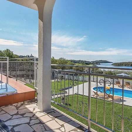 Daire Stunning In With House Sea View