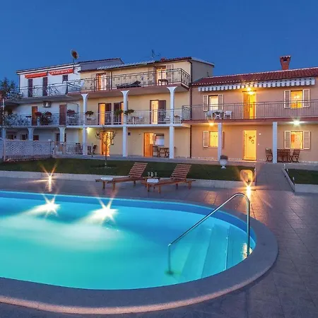 Stunning In With House Sea View Apartament Vrsar